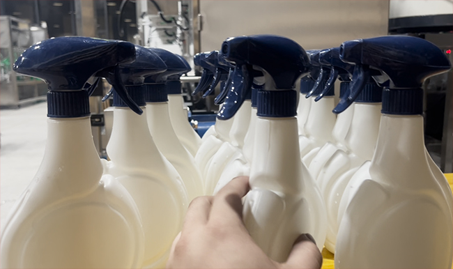 日化 / 医药包装升级：自动喷雾盖旋盖机成产线标配(图1)